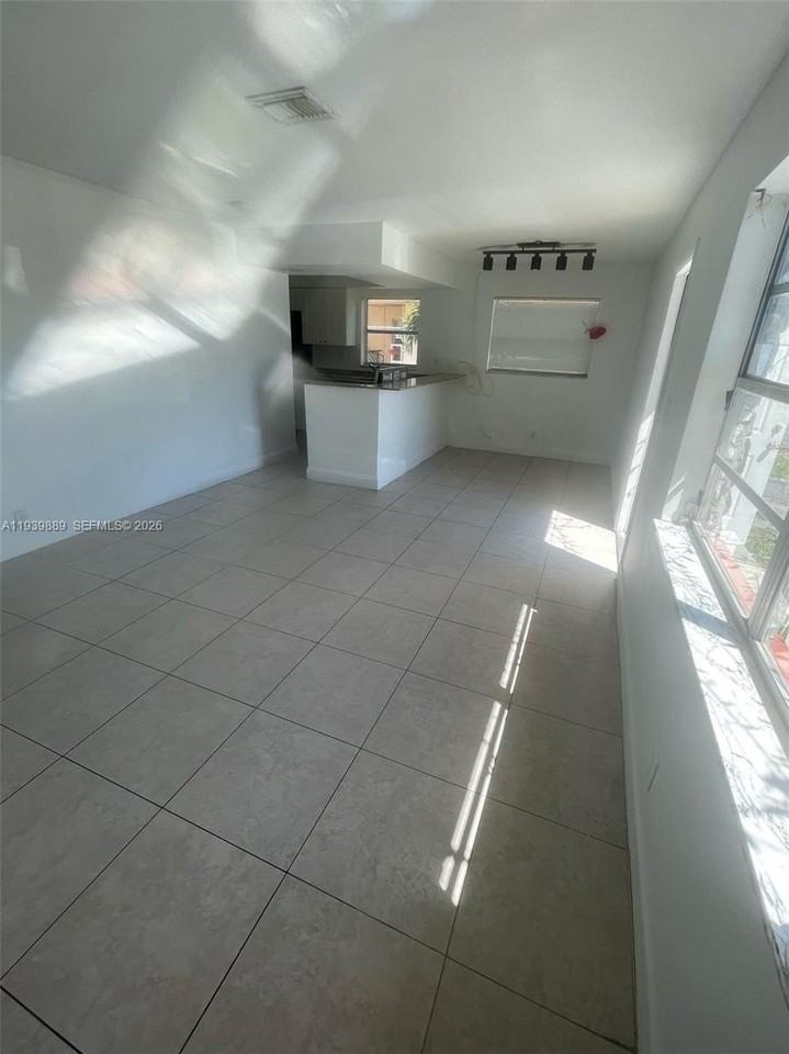 7941 Sw 10th St #A - Photo 5 of 16