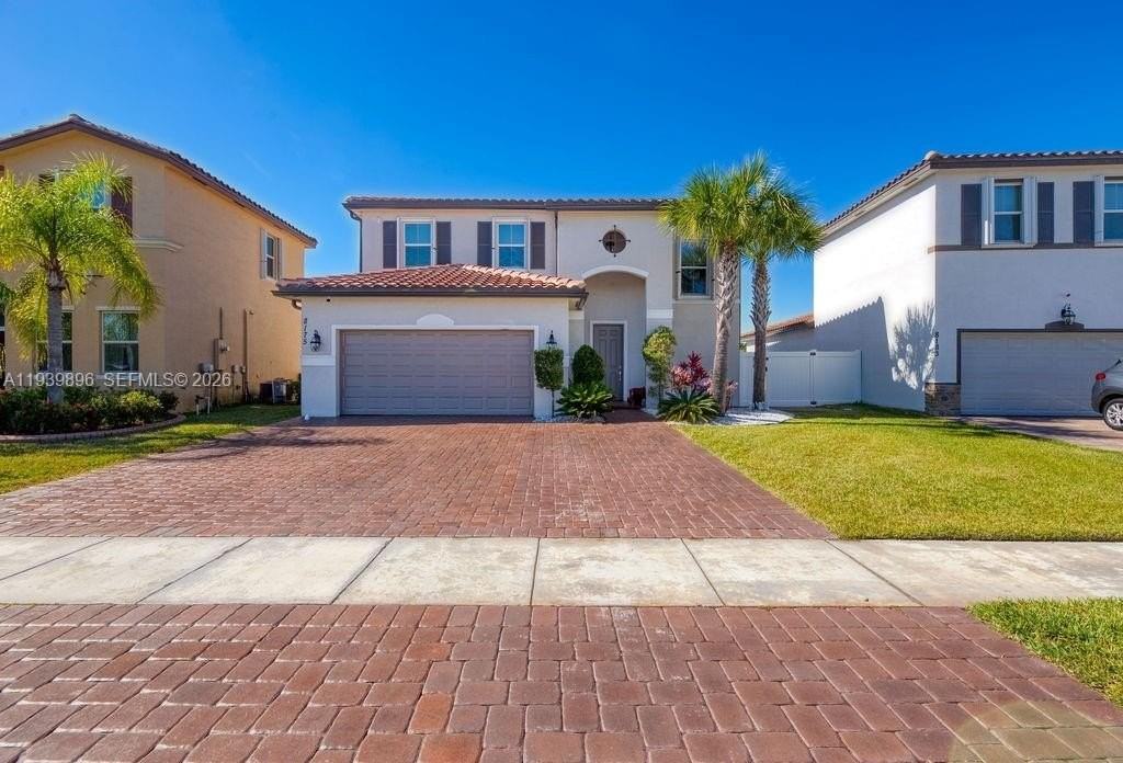 8175 Nw Greenbank Cir - Photo 2 of 50