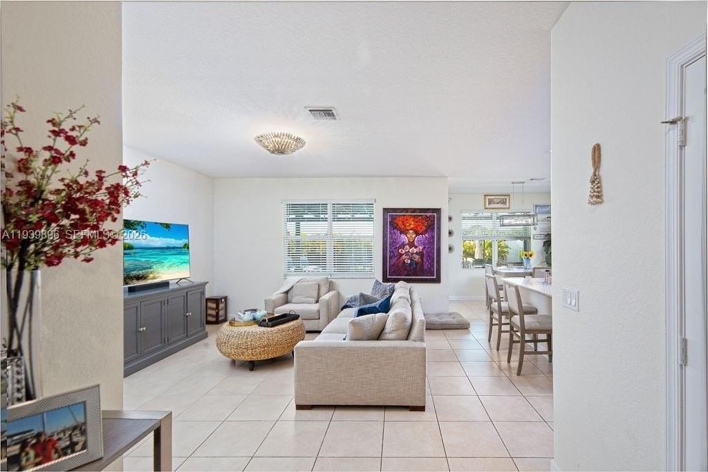 8175 Nw Greenbank Cir - Photo 3 of 50