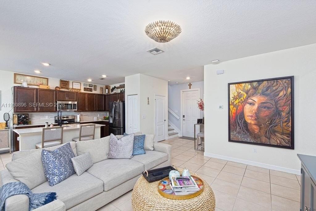 8175 Nw Greenbank Cir - Photo 6 of 50