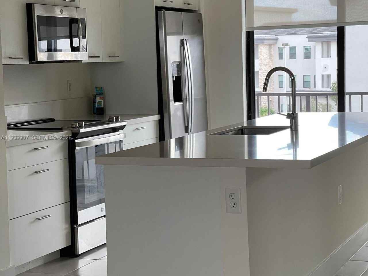 7915 Nw 104th Ave #32 - Photo 2 of 32