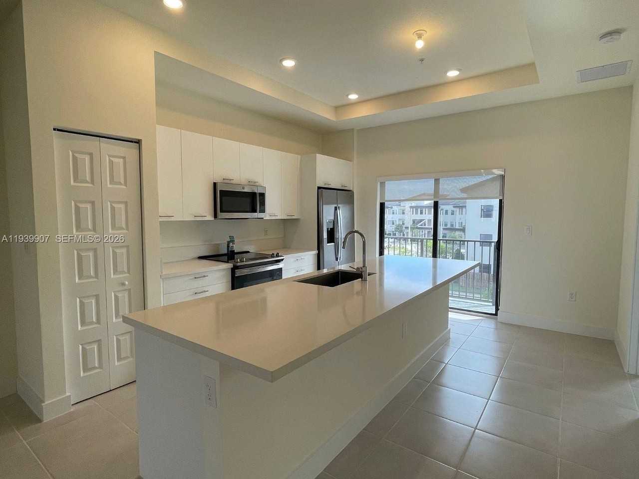 7915 Nw 104th Ave #32 - Photo 7 of 32