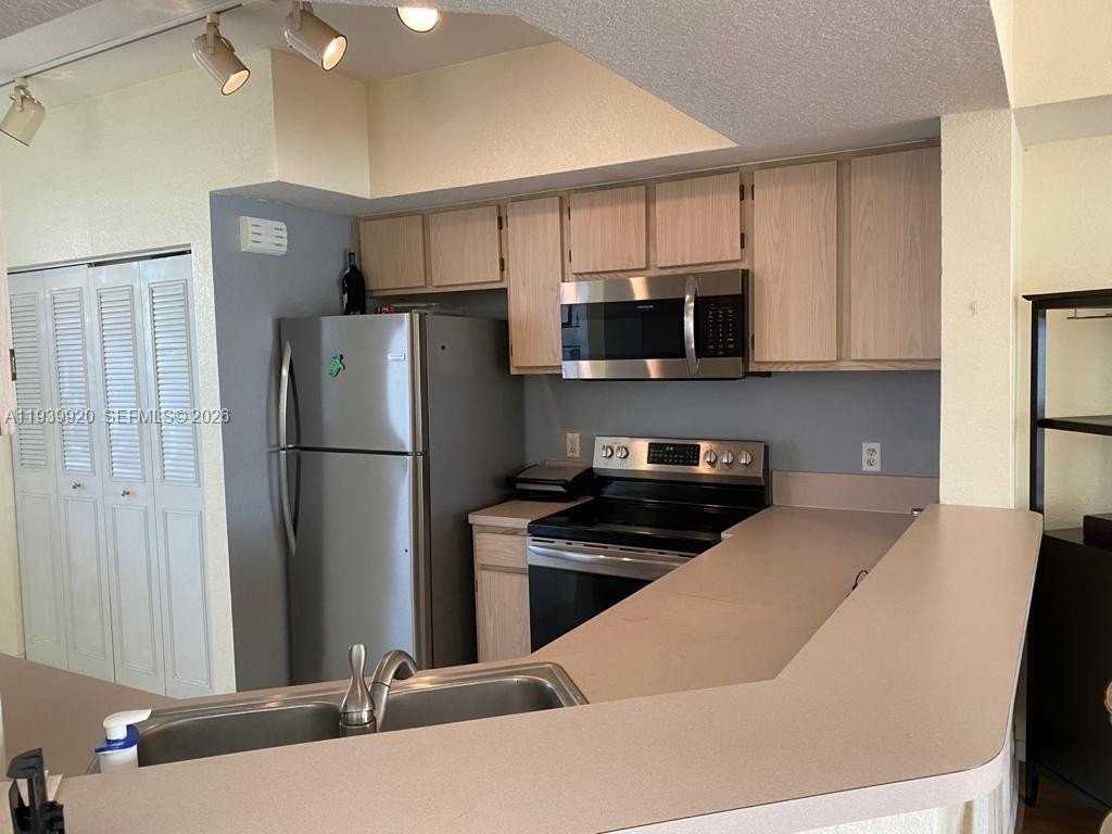 751 Sw 148th Ave #1008 - Photo 7 of 11