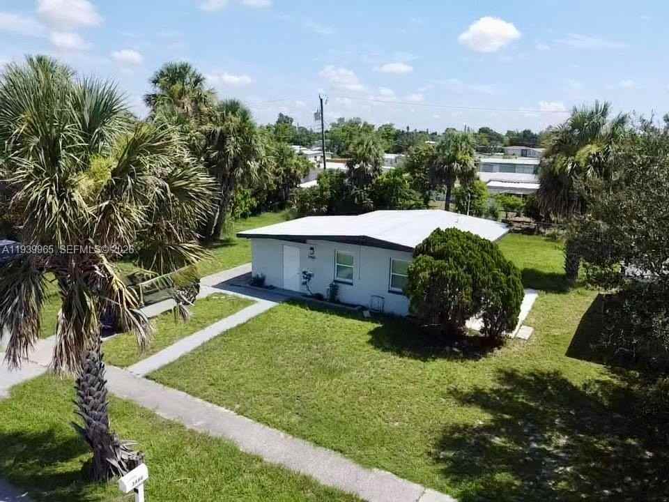 3460 Normandy Dr - Photo 2 of 32