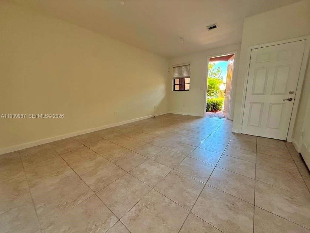 320 Se 37th Ter #320 - Photo 4 of 19