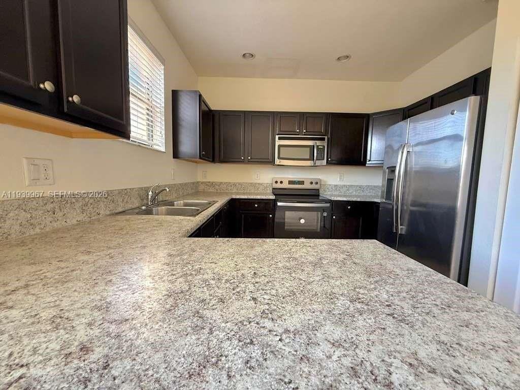 320 Se 37th Ter #320 - Photo 7 of 19