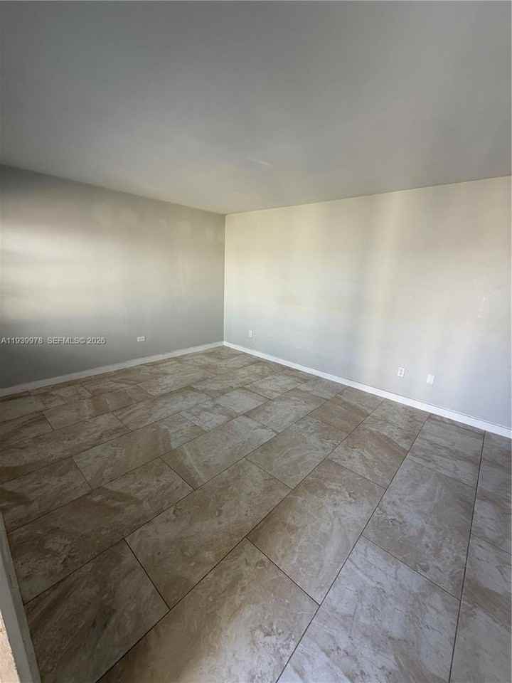 1320 12th Ave S #3 - Photo 3 of 6