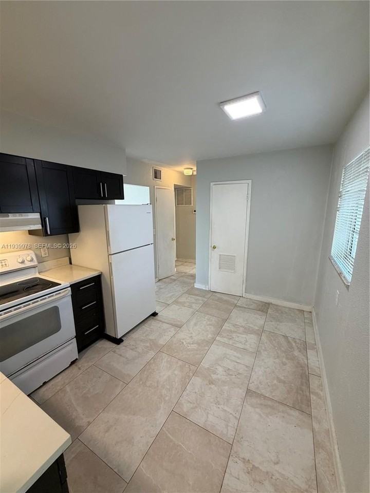 1320 12th Ave S #3 - Photo 4 of 6