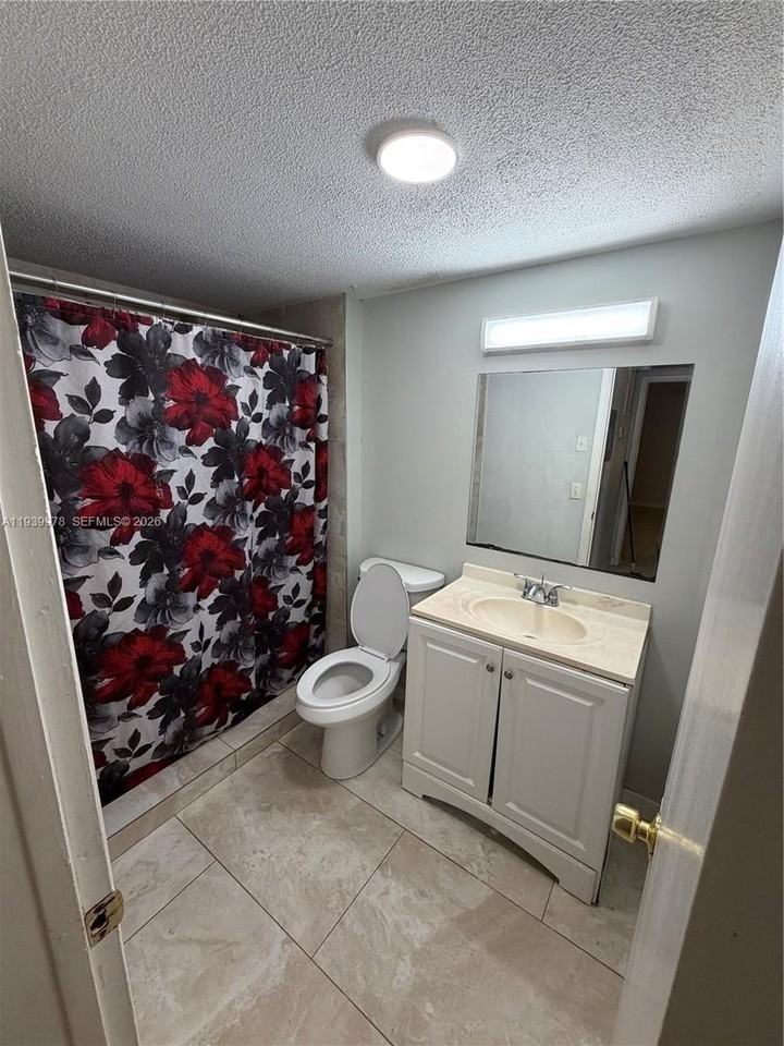 1320 12th Ave S #3 - Photo 5 of 6