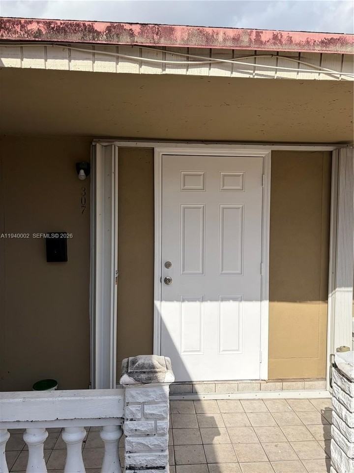 307 E 14th St - Photo 2 of 12