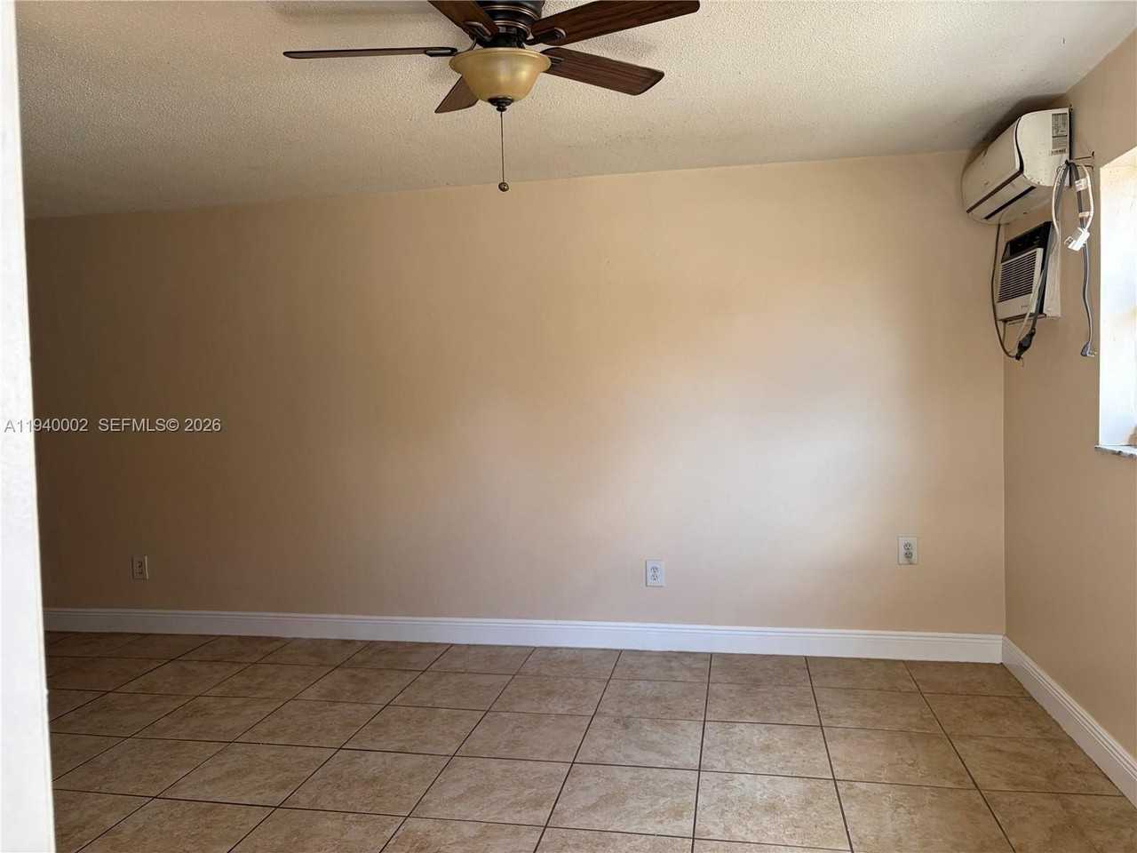 307 E 14th St - Photo 3 of 12