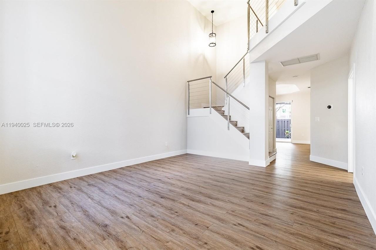 11190 Nw 73rd Ter #11190 - Photo 5 of 45