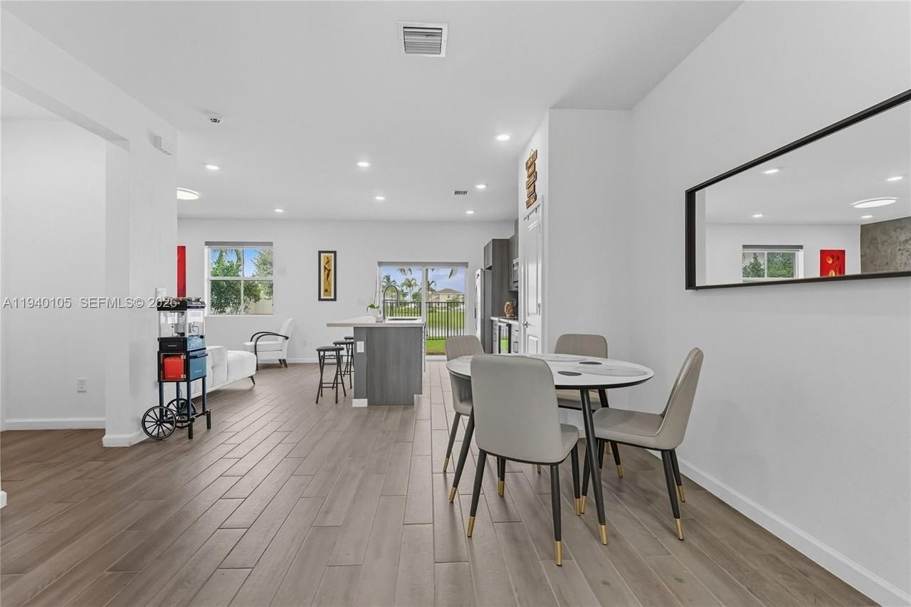 805 Se 18th St #805 - Photo 6 of 29