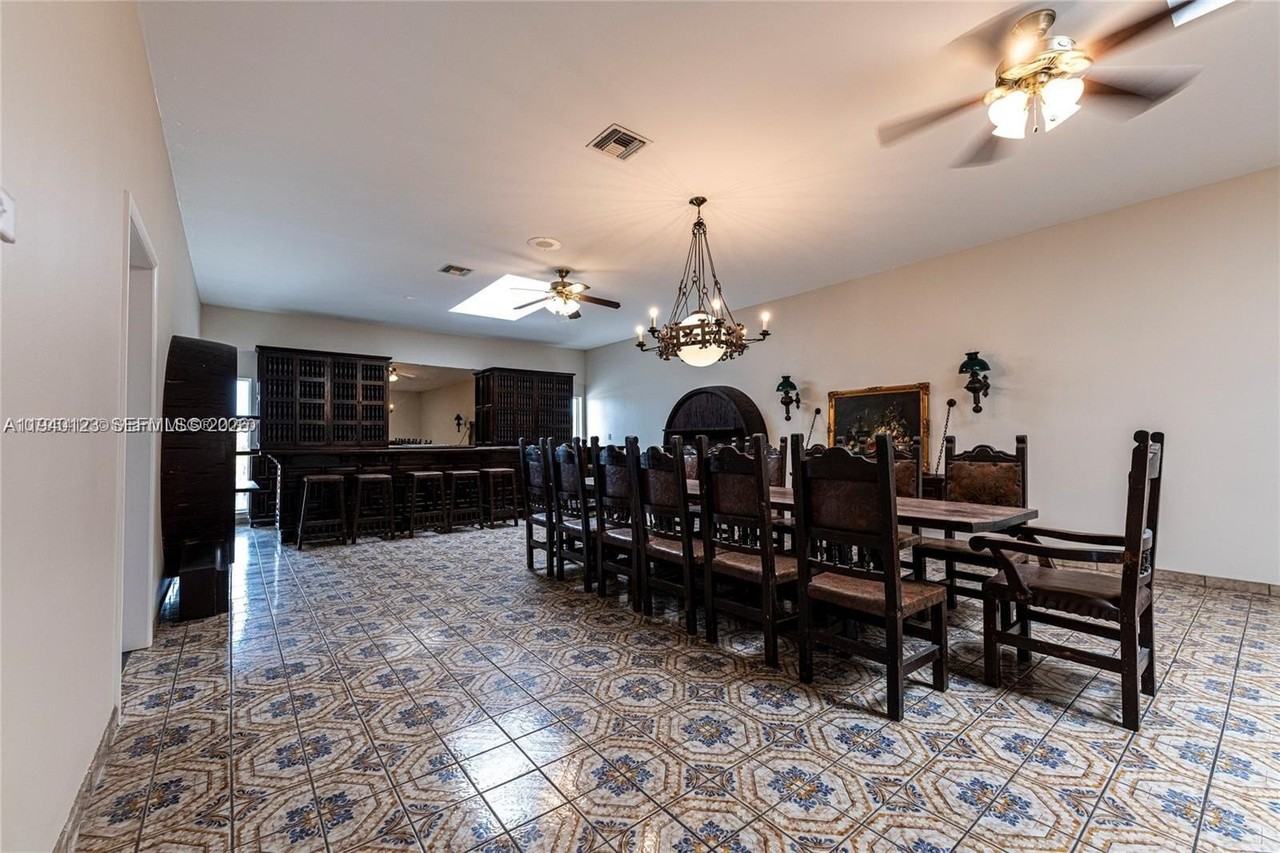 236 N Federal Hwy #201 - Photo 4 of 50