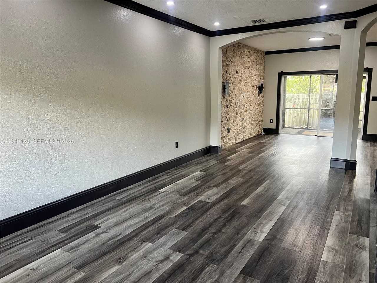 10244 Sw 20th St #10244 - Photo 3 of 11