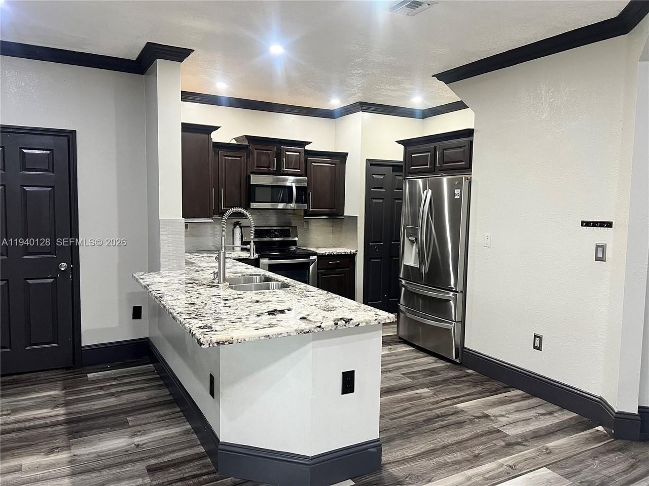 10244 Sw 20th St #10244 - Photo 6 of 11