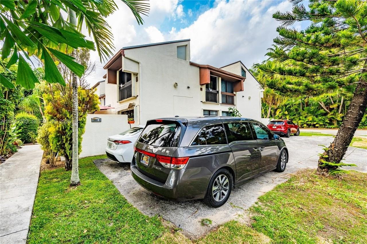 15804 Sw 91st Ct #D - Photo 4 of 25