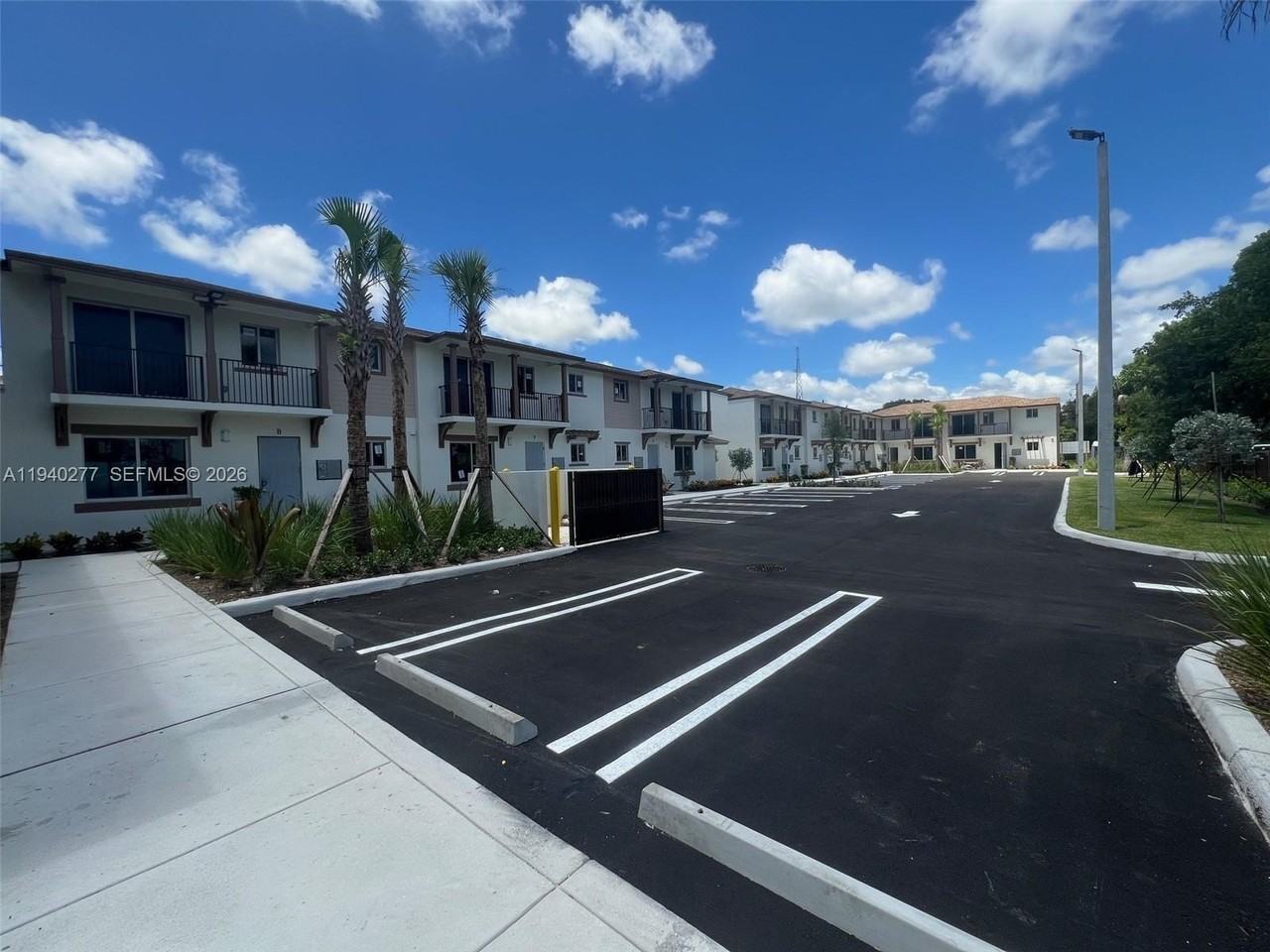 199 N Redland Rd #A10 - Photo 4 of 15