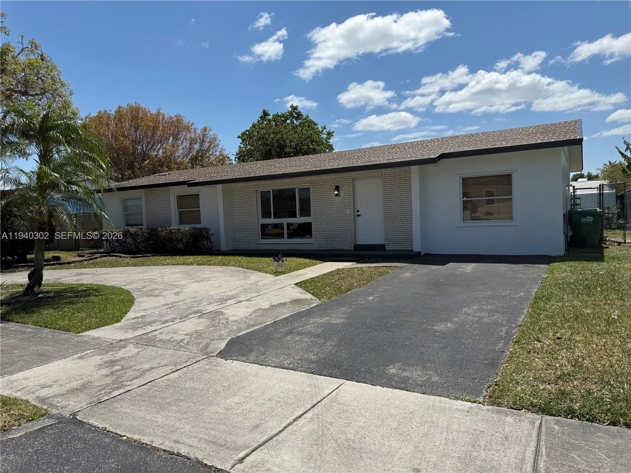 11004 Sw 154th Ter - Photo 3 of 24