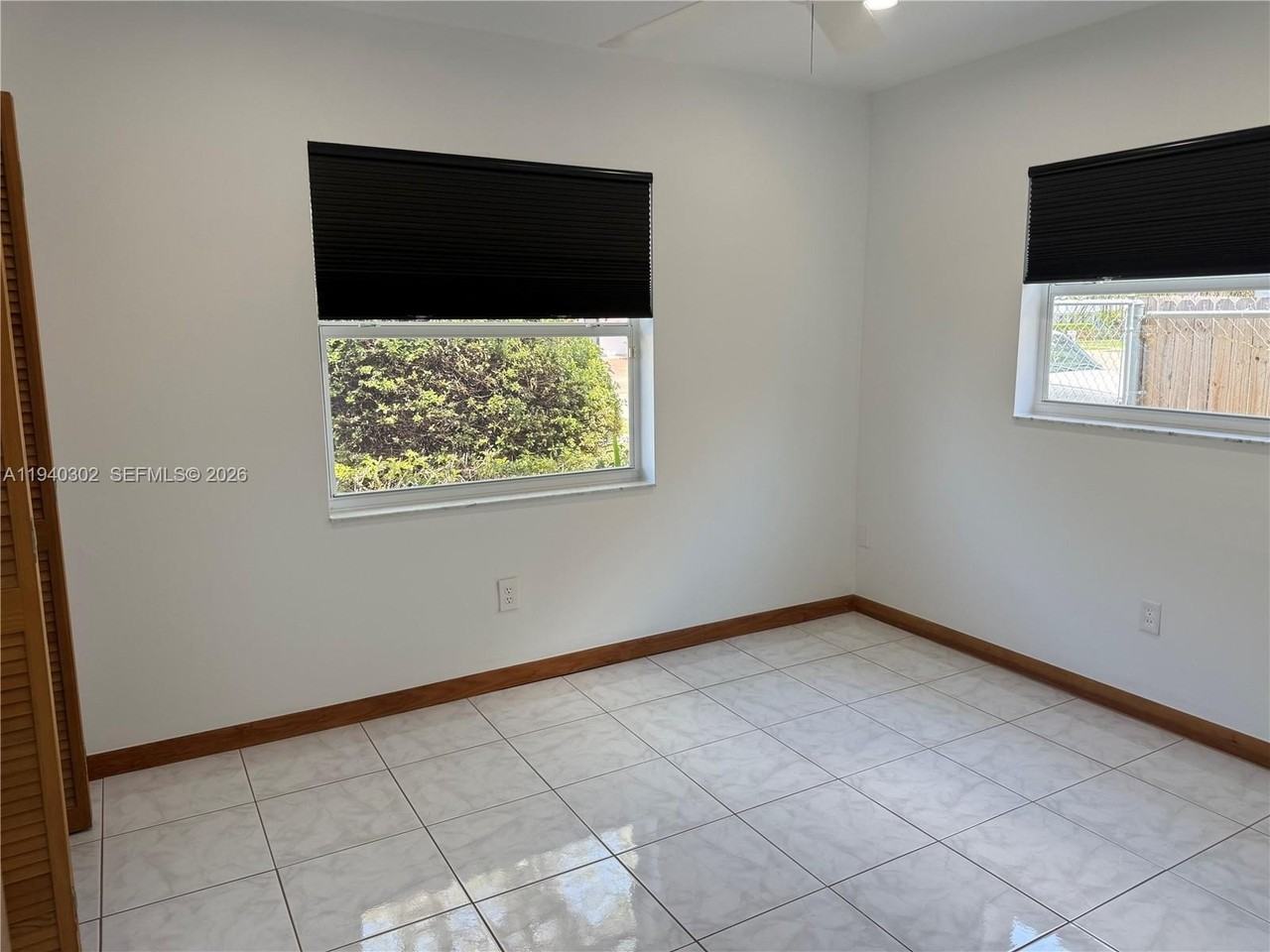 11004 Sw 154th Ter - Photo 6 of 24