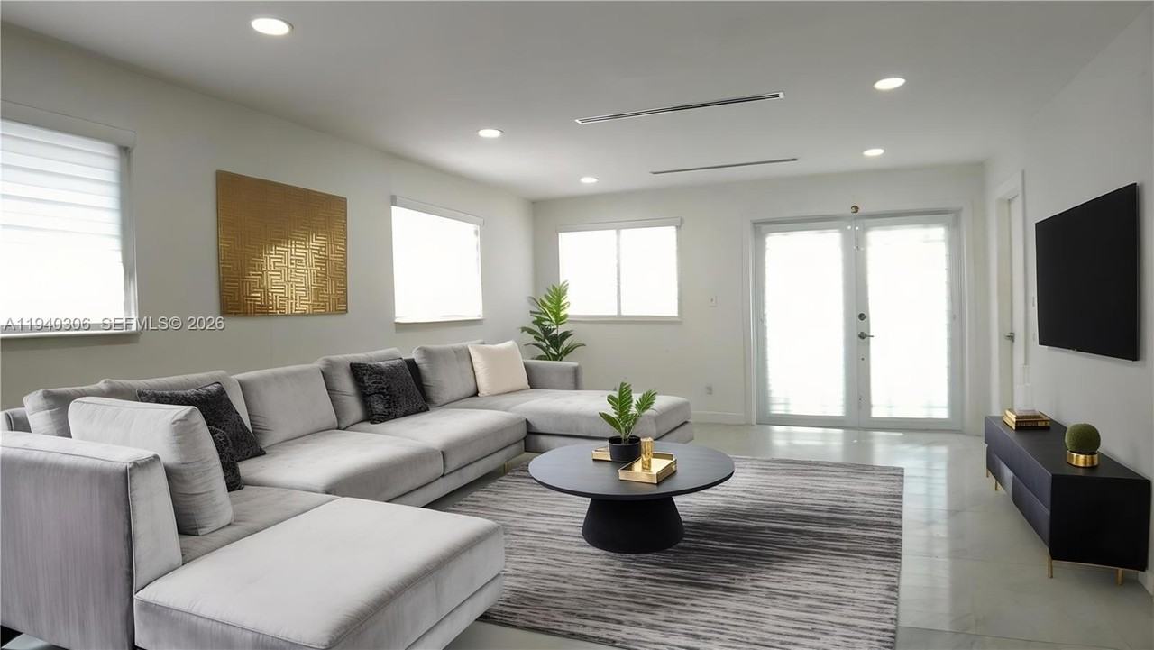 2741 Sw 67th Ave #0 - Photo 3 of 14