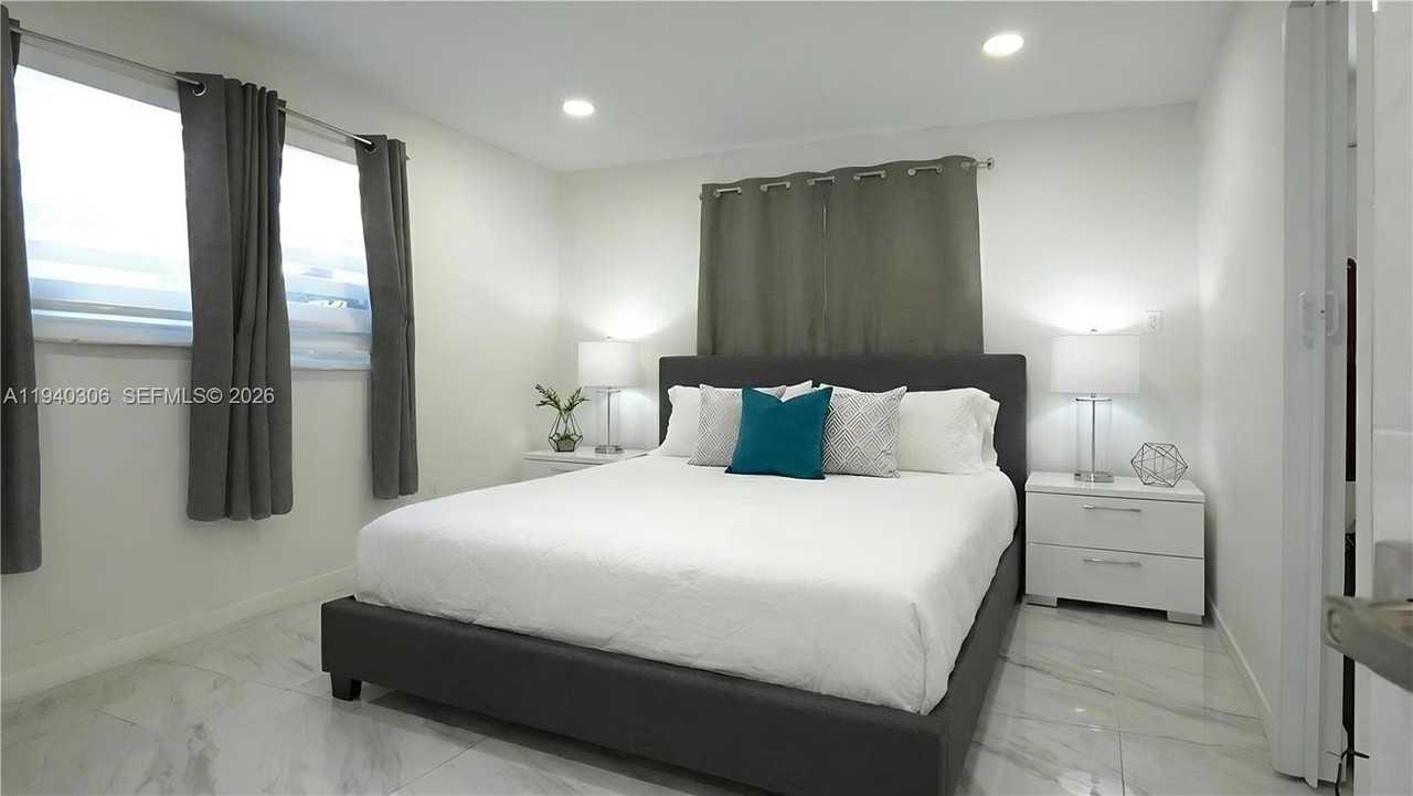 2741 Sw 67th Ave #0 - Photo 6 of 14