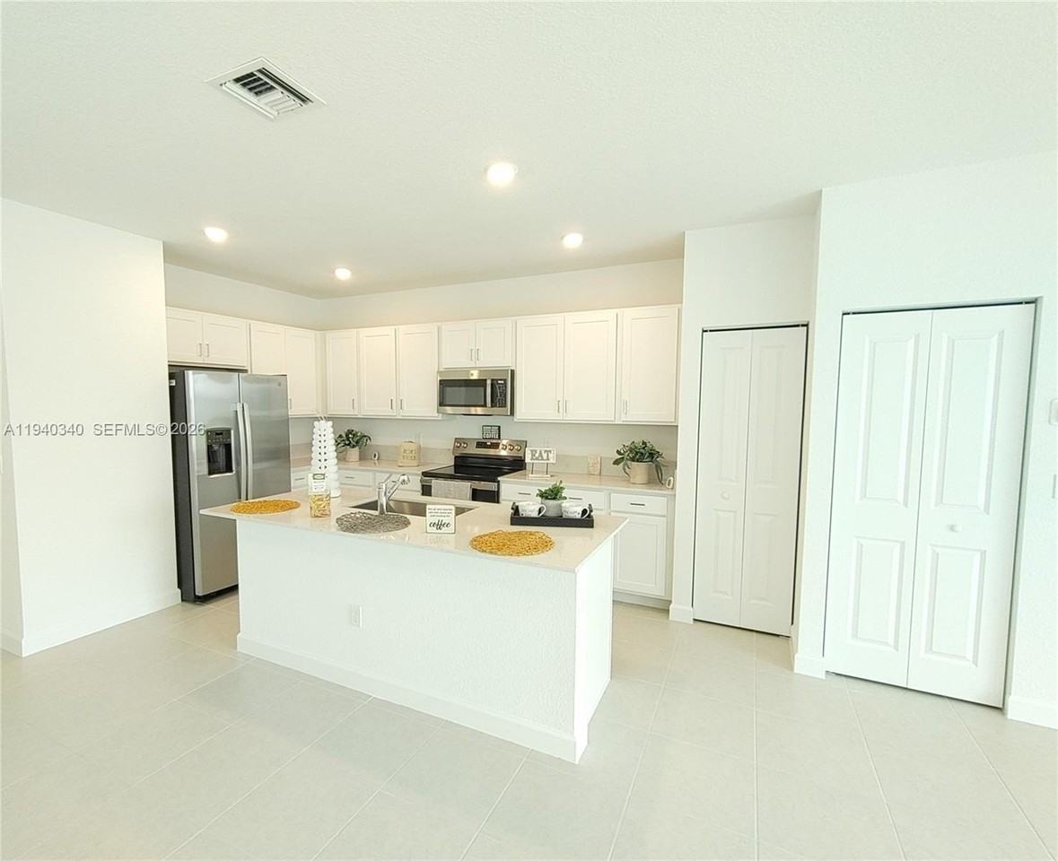 400 Se Crossoak Ln - Photo 5 of 29