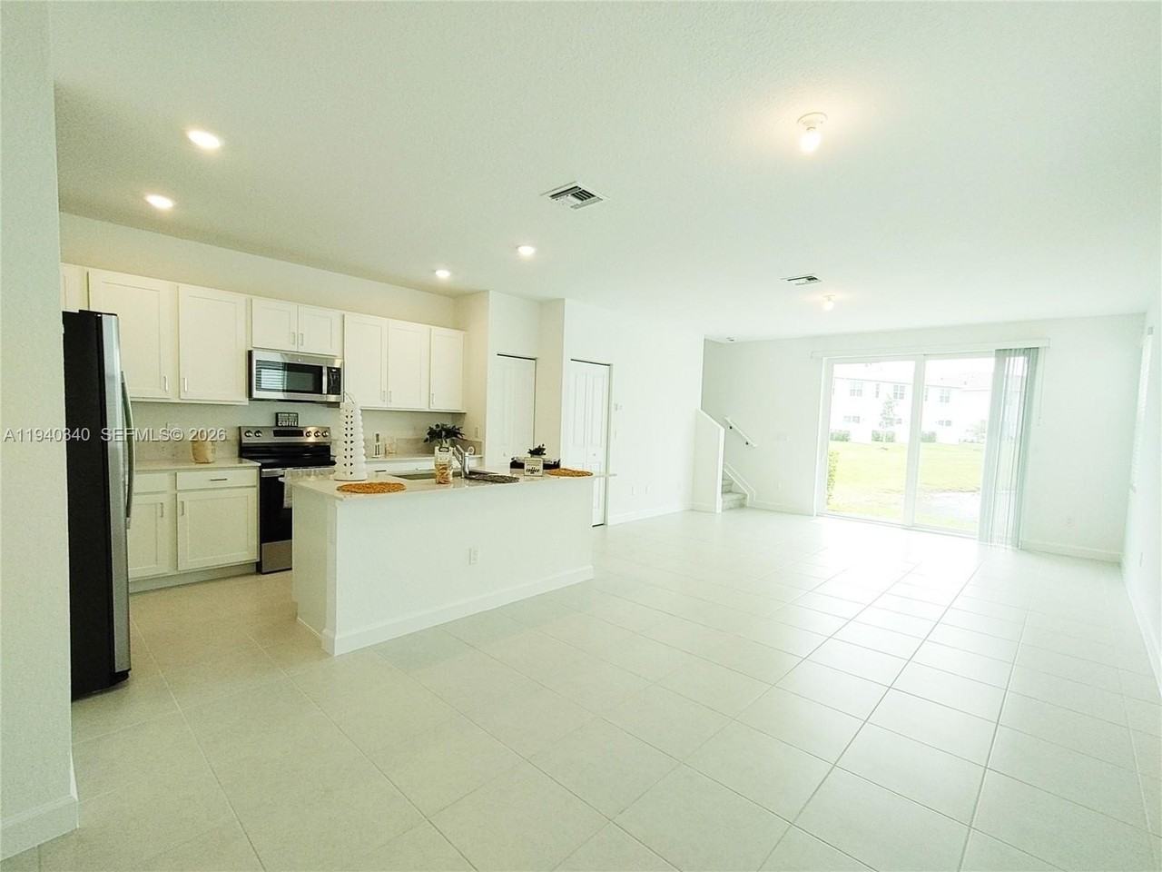 400 Se Crossoak Ln - Photo 7 of 29