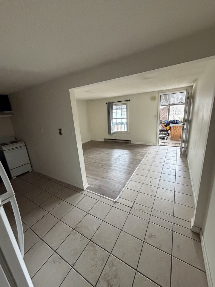 111 E 6th Ave  Apt 9 G - Photo 3 of 7