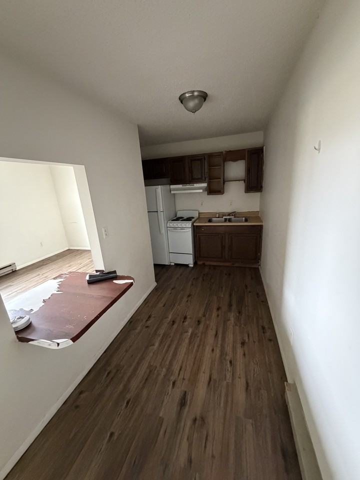 200 S Marshall St 310  Galaxy - Photo 4 of 8