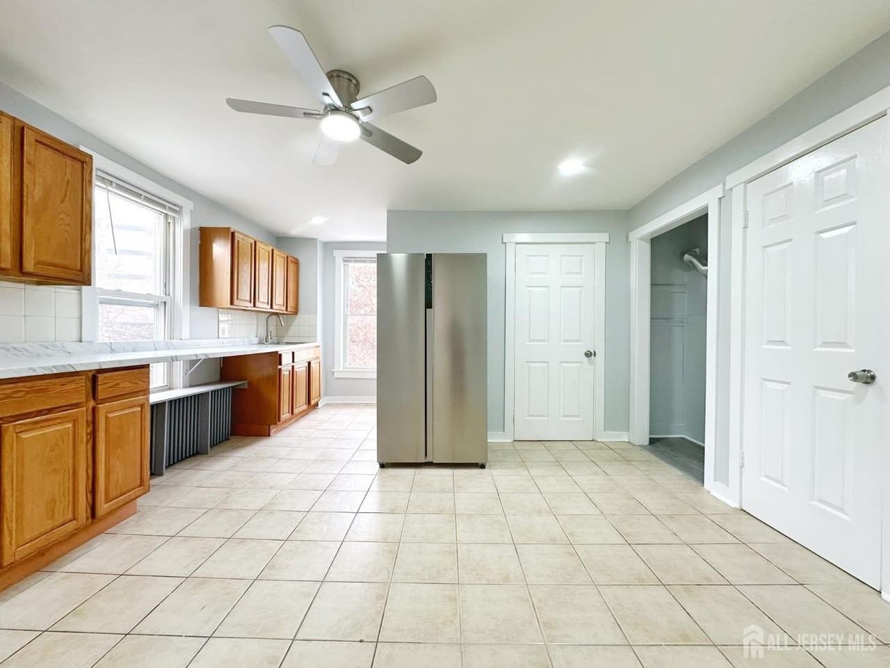 209 New St - Photo 7 of 14