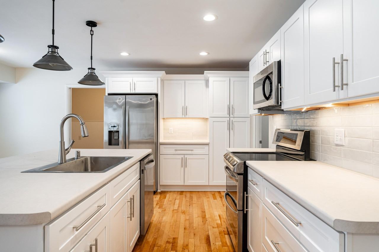 6604 W Glenbrook Rd - Photo 2 of 25