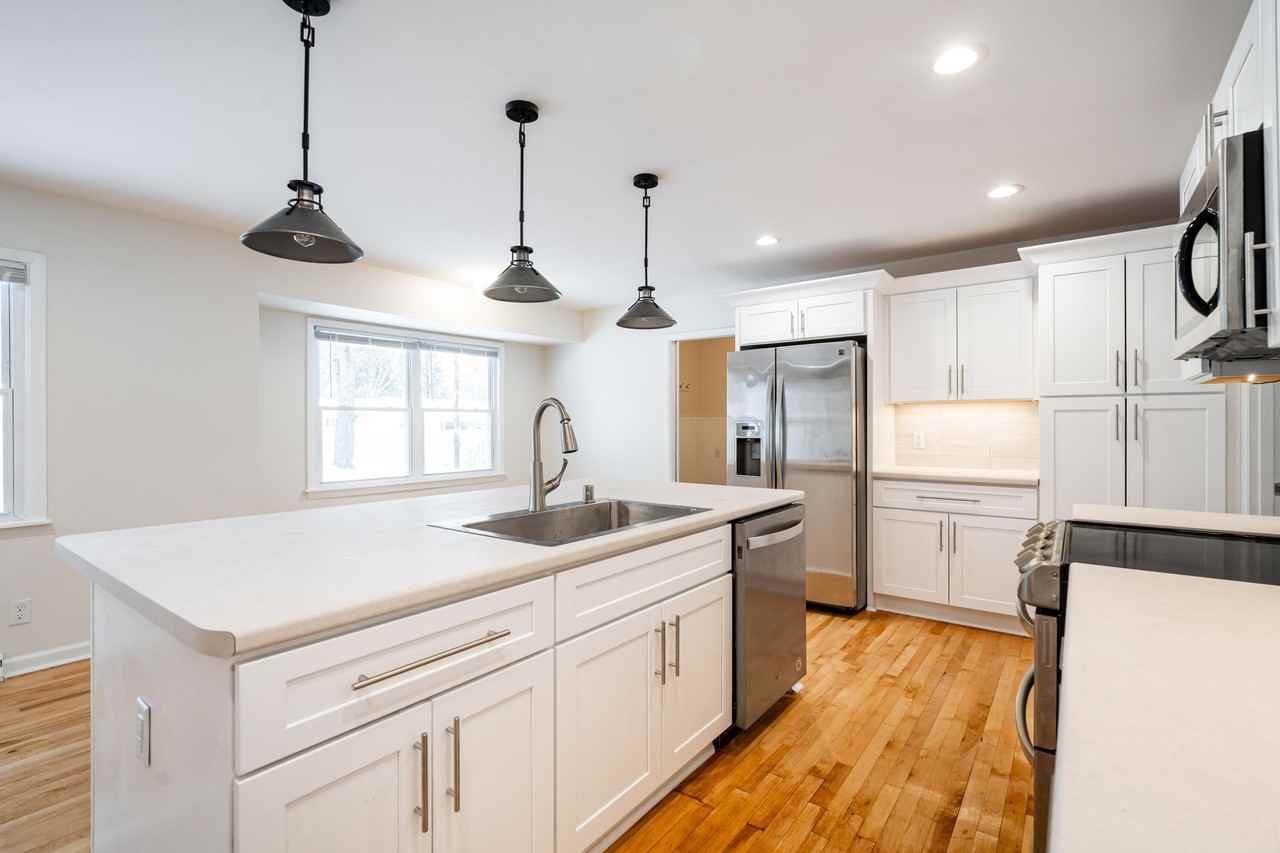 6604 W Glenbrook Rd - Photo 3 of 25