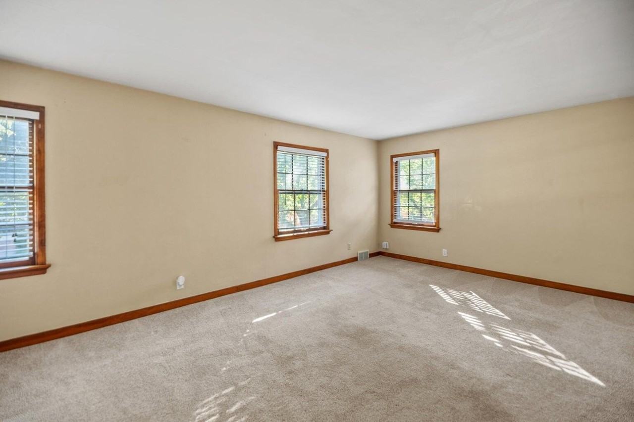 1700 E Menlo Blvd - Photo 3 of 22