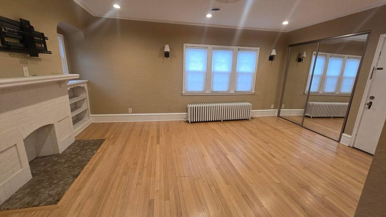 4126 N Newhall St #4128 - Photo 3 of 18