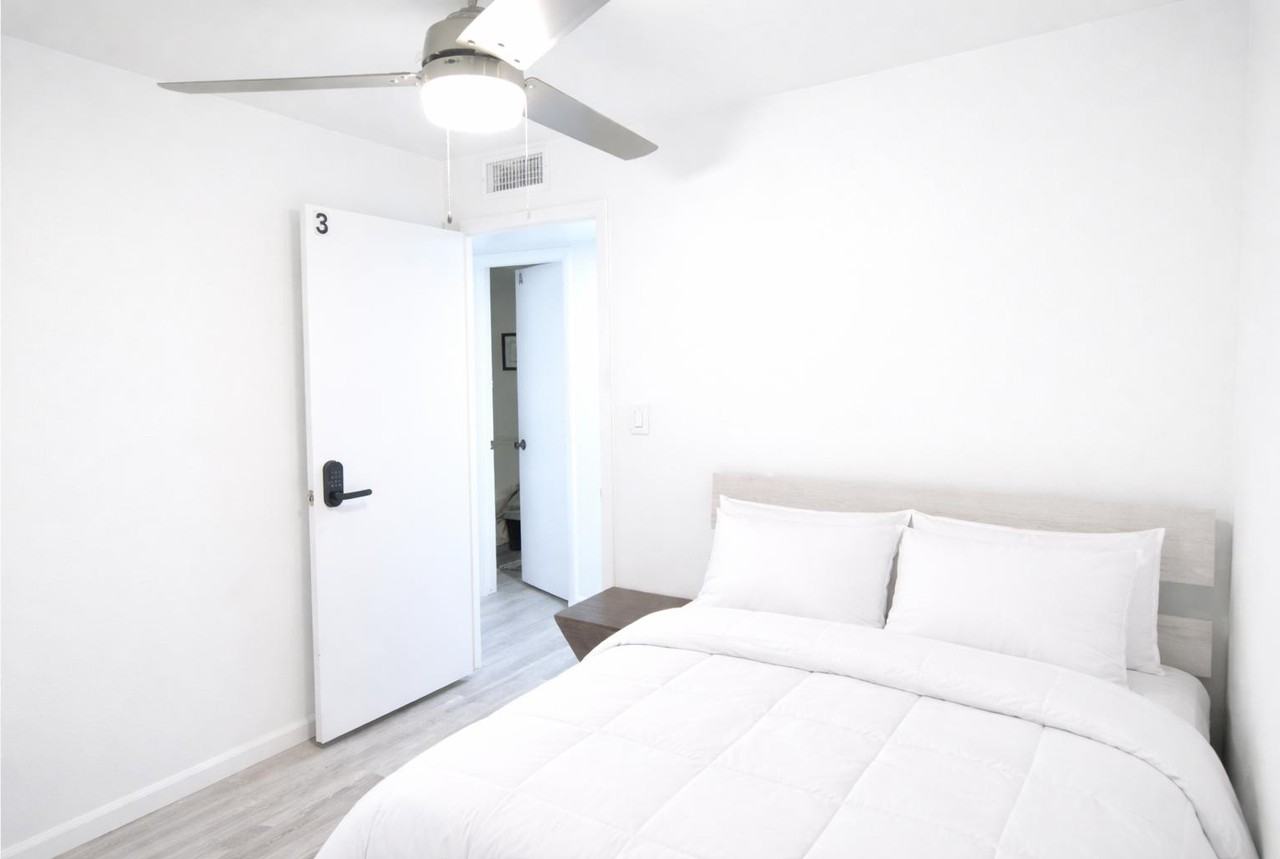 W Rose Ln - Photo 7 of 14