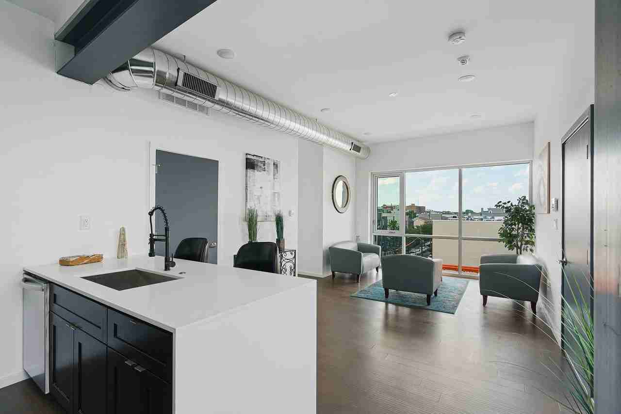 1235 North Franklin Street - Photo 4 of 50