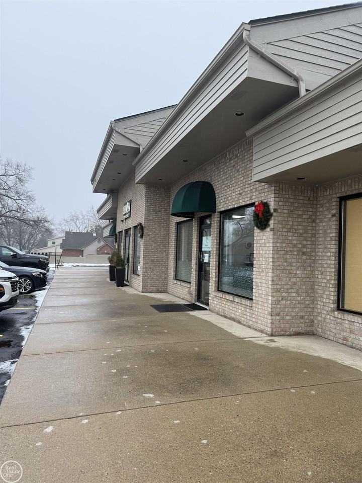 8070 21 Mile Rd - Photo 6 of 14