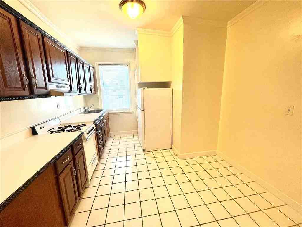 88 Lincoln Ave Apt 2g #2G - Photo 3 of 16