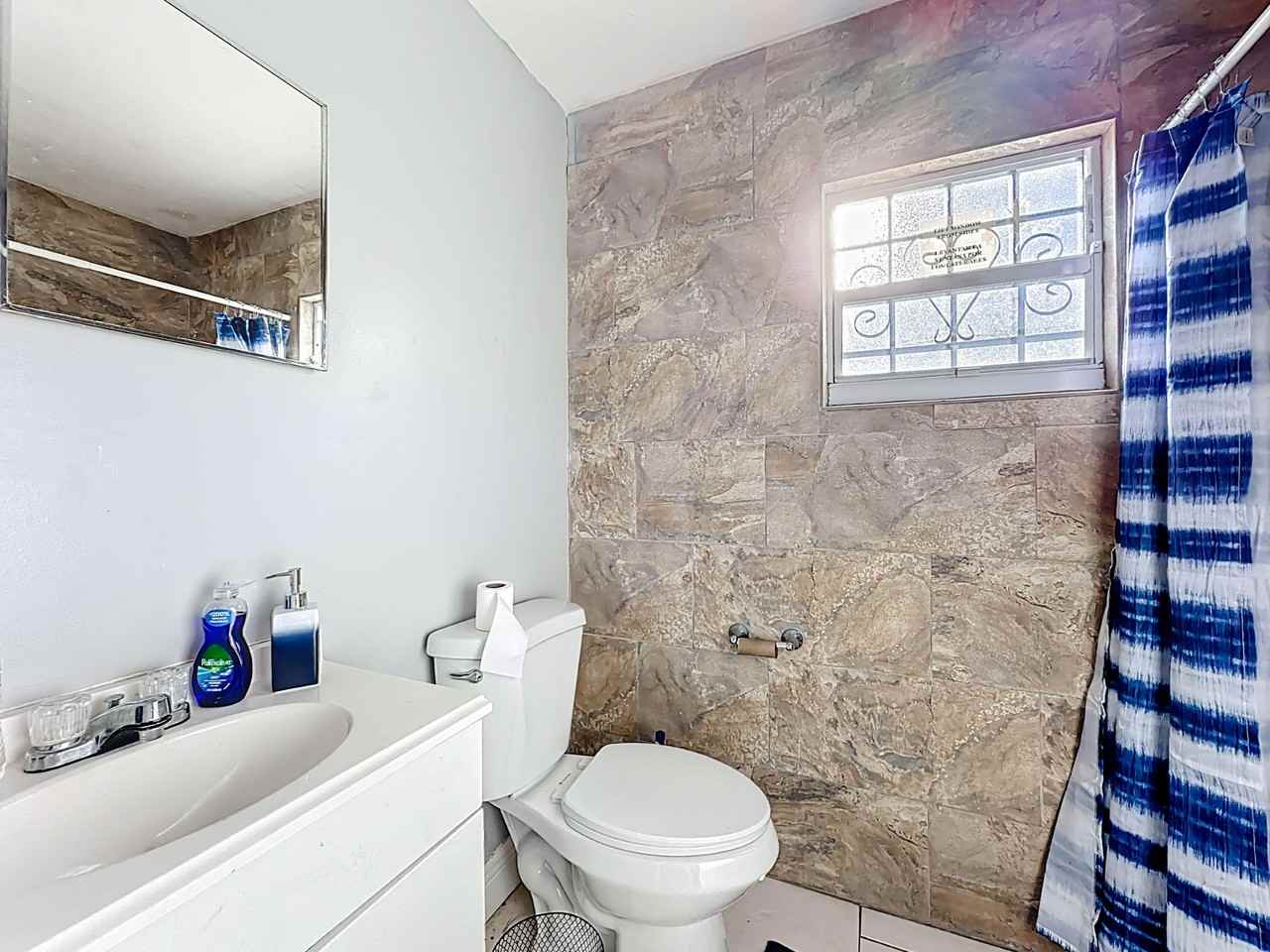 5th Ave - Photo 5 of 8