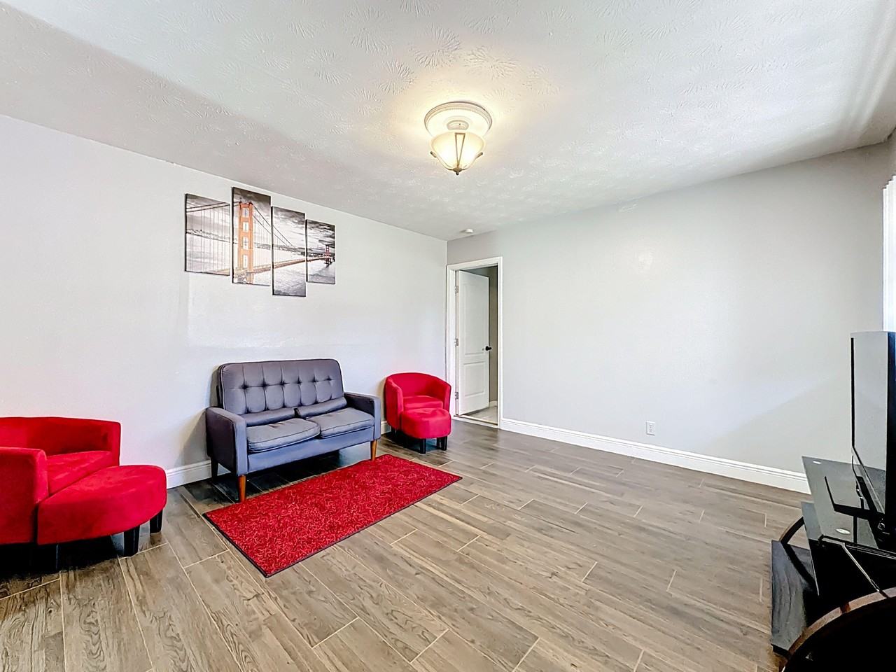 5th Ave - Photo 6 of 8