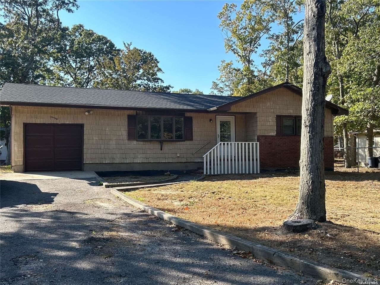 70 J T Blvd - Photo 2 of 15