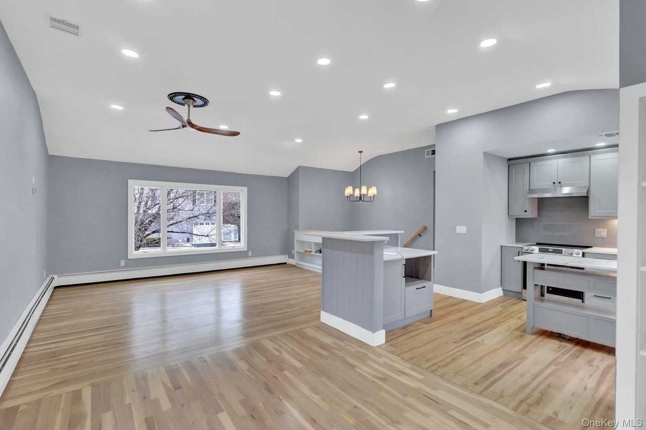 33 Gaines St - Photo 3 of 27