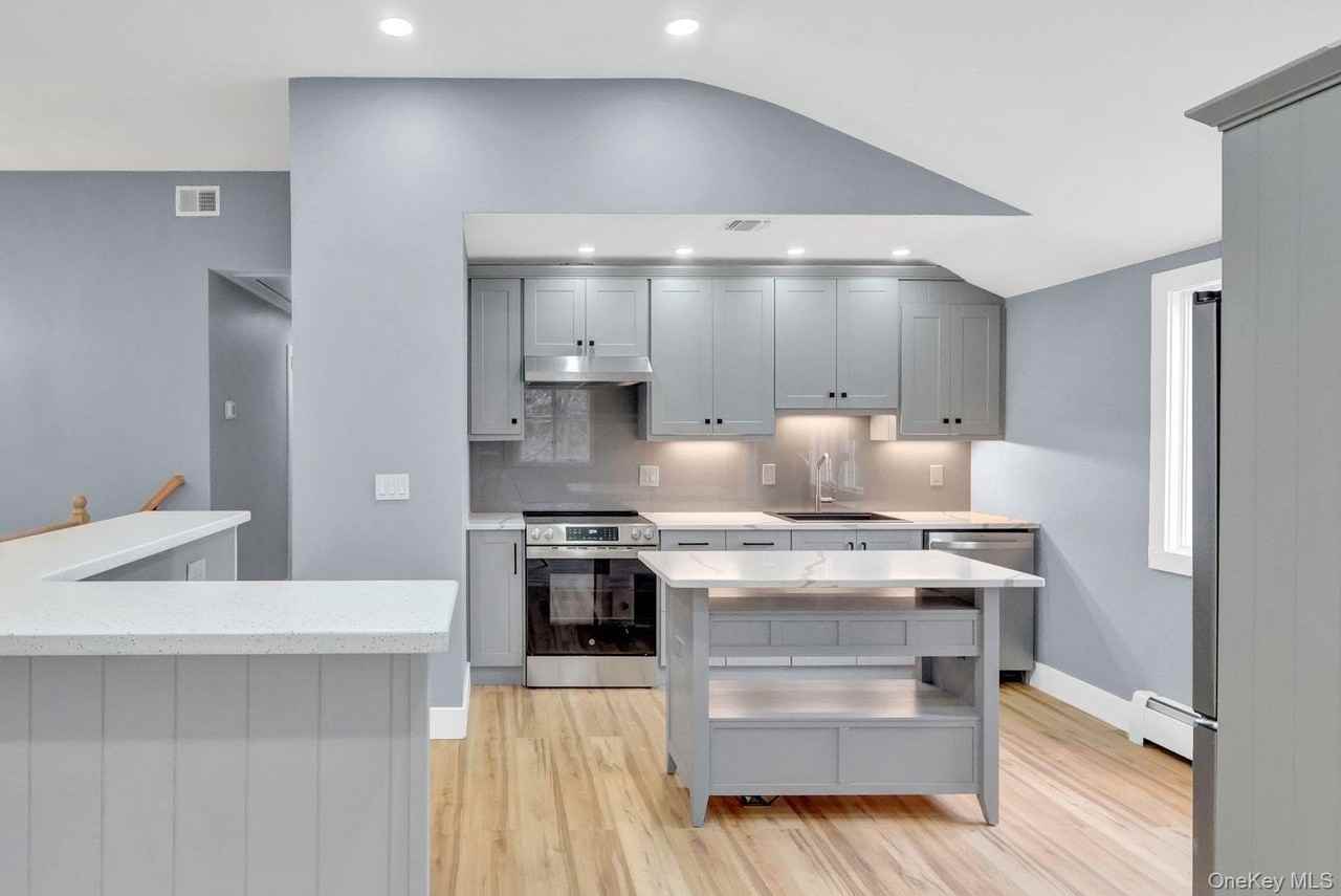 33 Gaines St - Photo 6 of 27