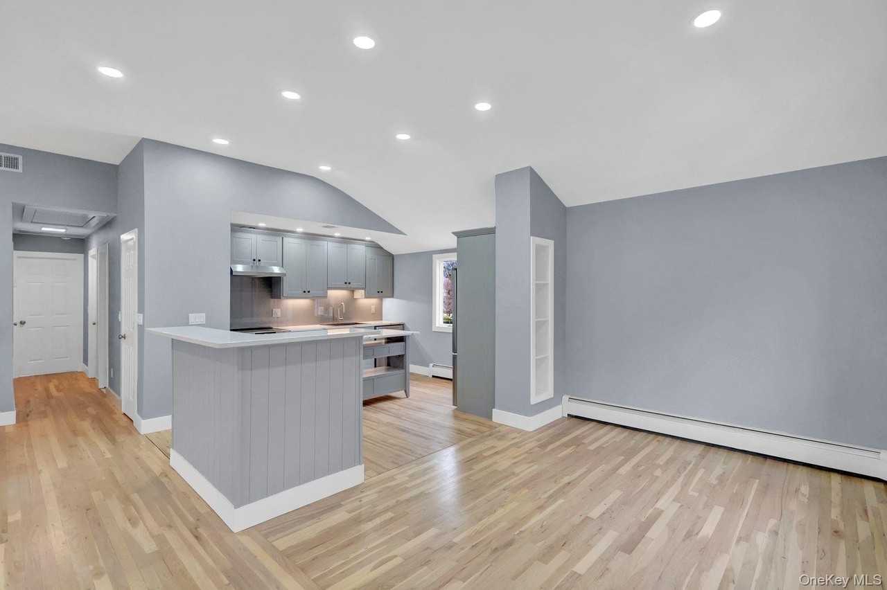 33 Gaines St - Photo 7 of 27