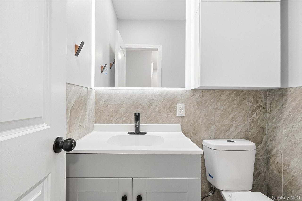 78 Maple Ave - Photo 4 of 31