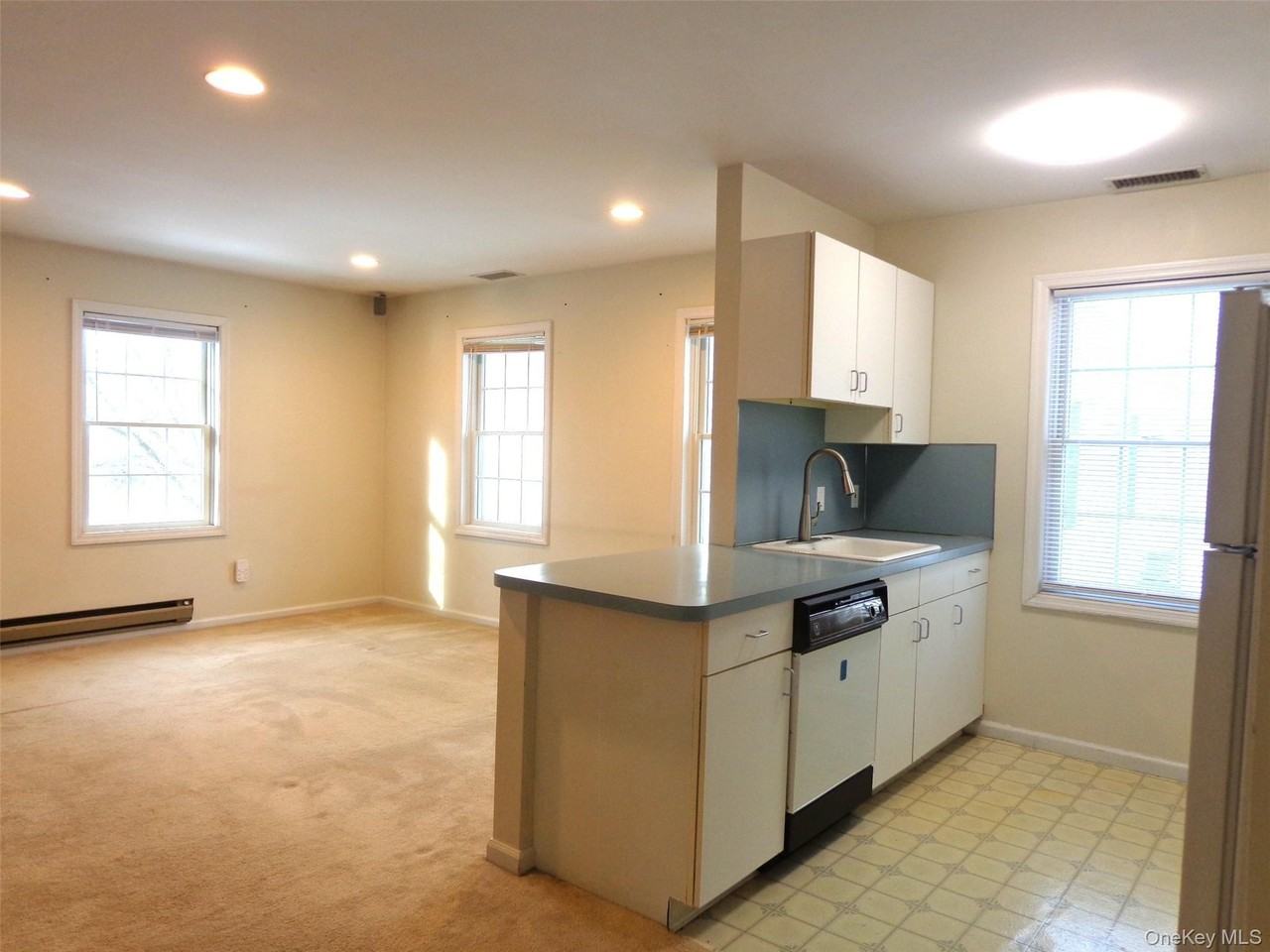 1828 Commerce St - Photo 4 of 17