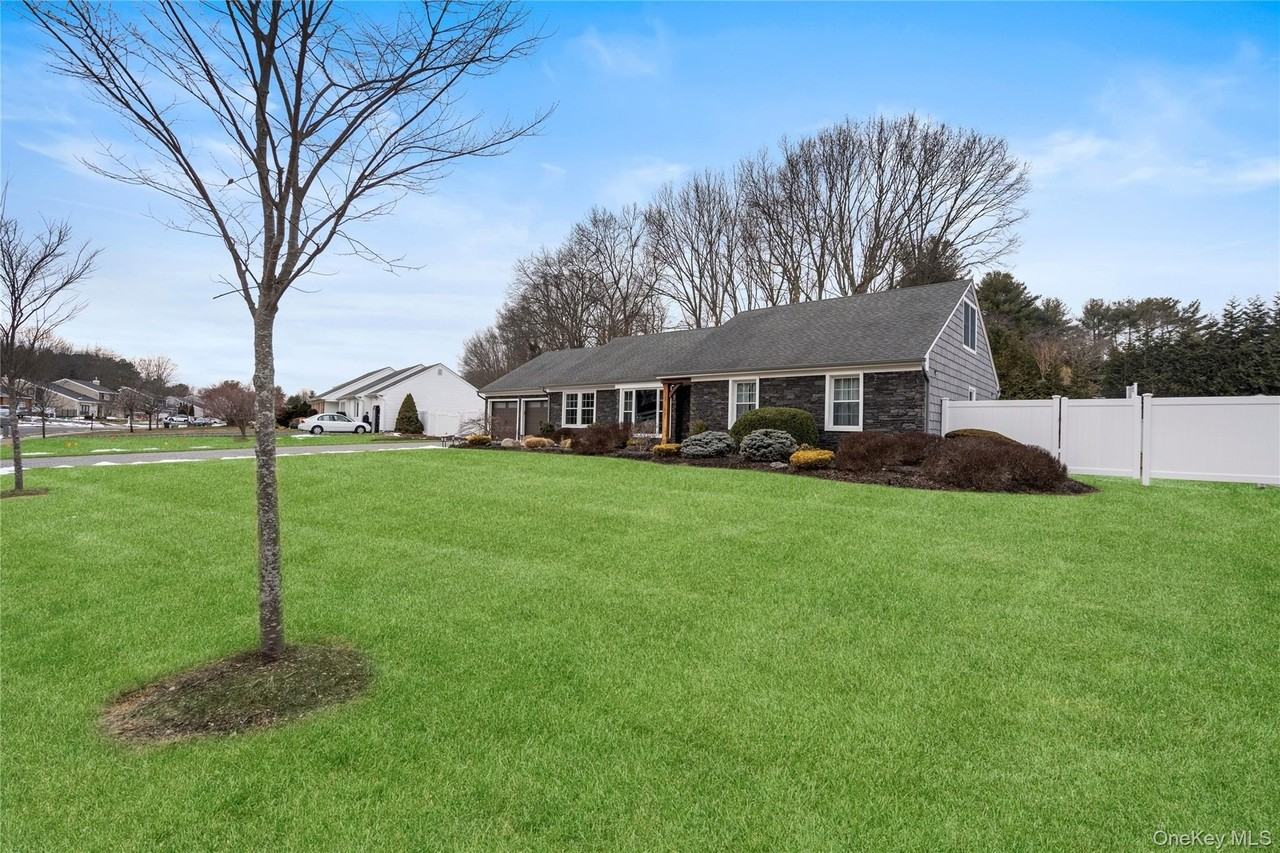 58 Timber Ridge Dr - Photo 2 of 34