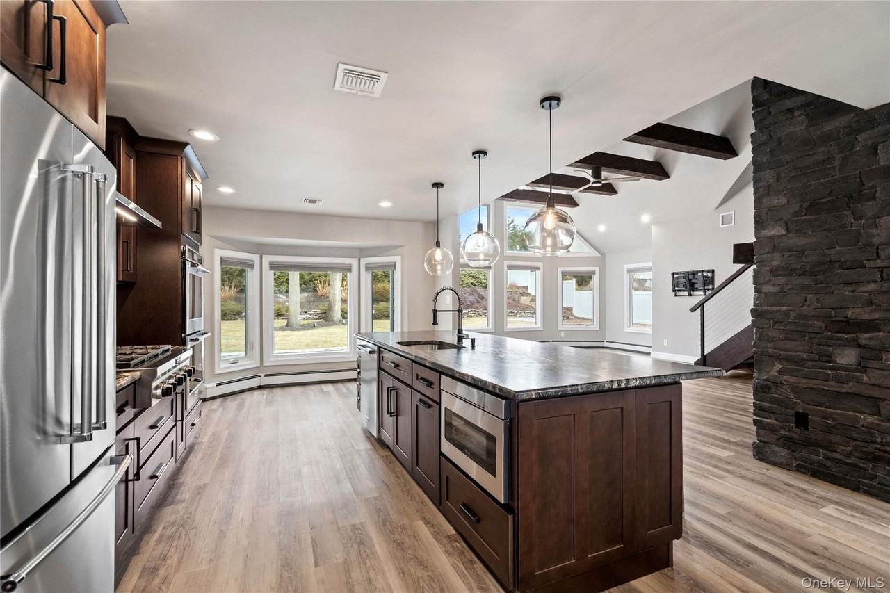 58 Timber Ridge Dr - Photo 7 of 34