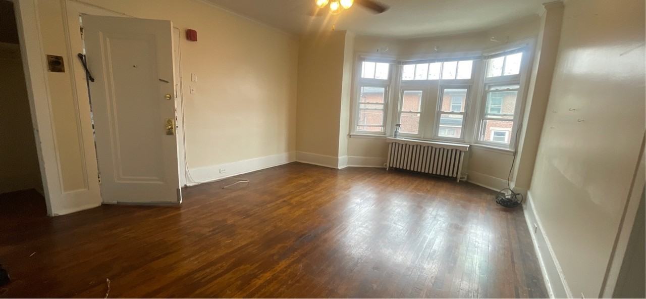 4533 Locust St - Photo 4 of 20